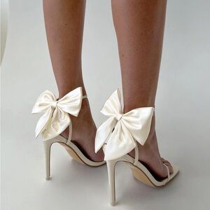 Elegant Cream Bow Heels